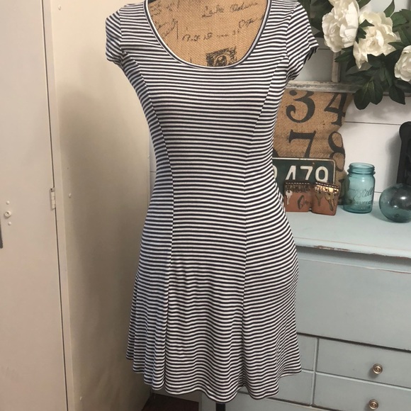Women’s Billabong dress size small - Picture 2 of 6